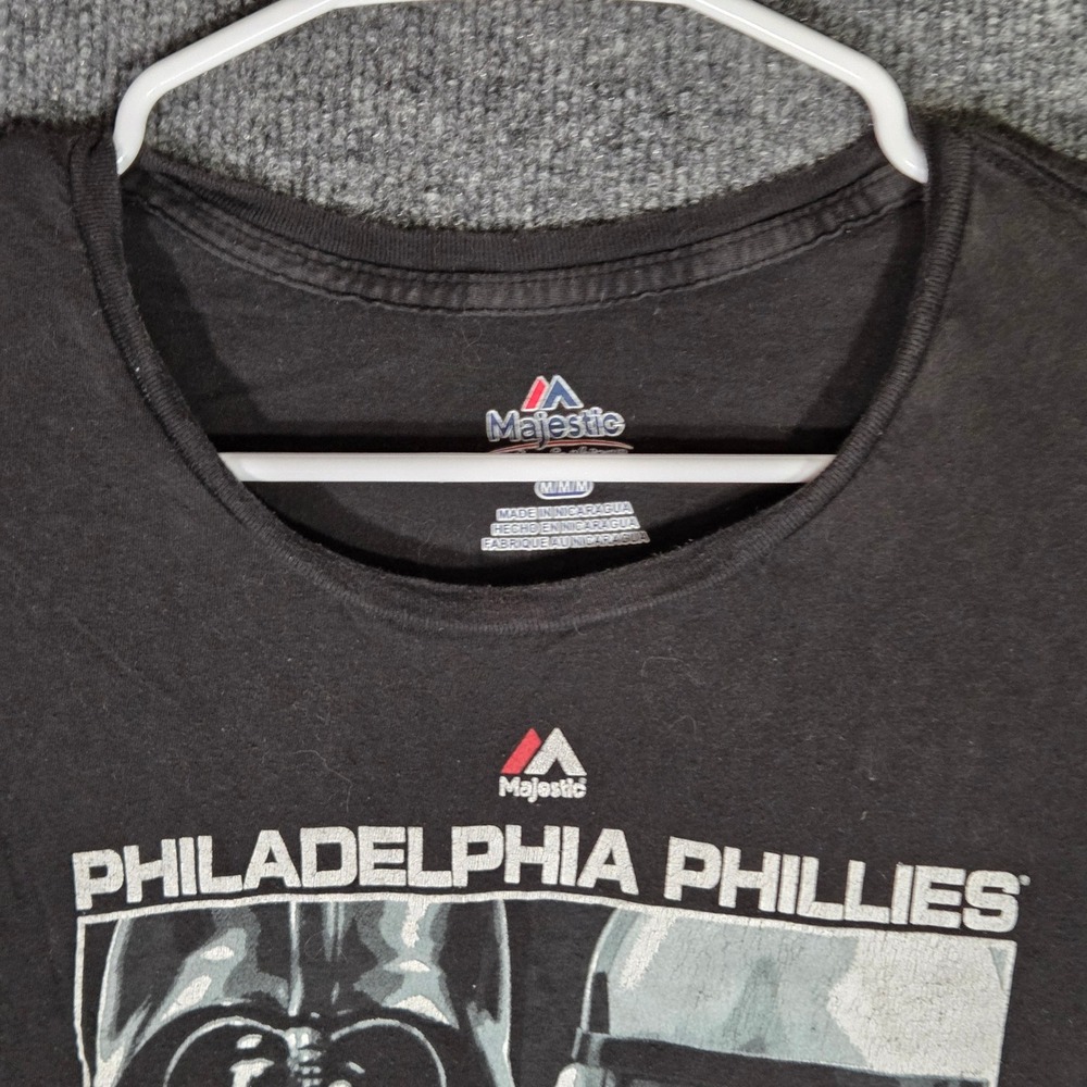 Majestic Philadelphia Phillies Star Wars T-Shirt Mens Medium Black Vader R2-D2